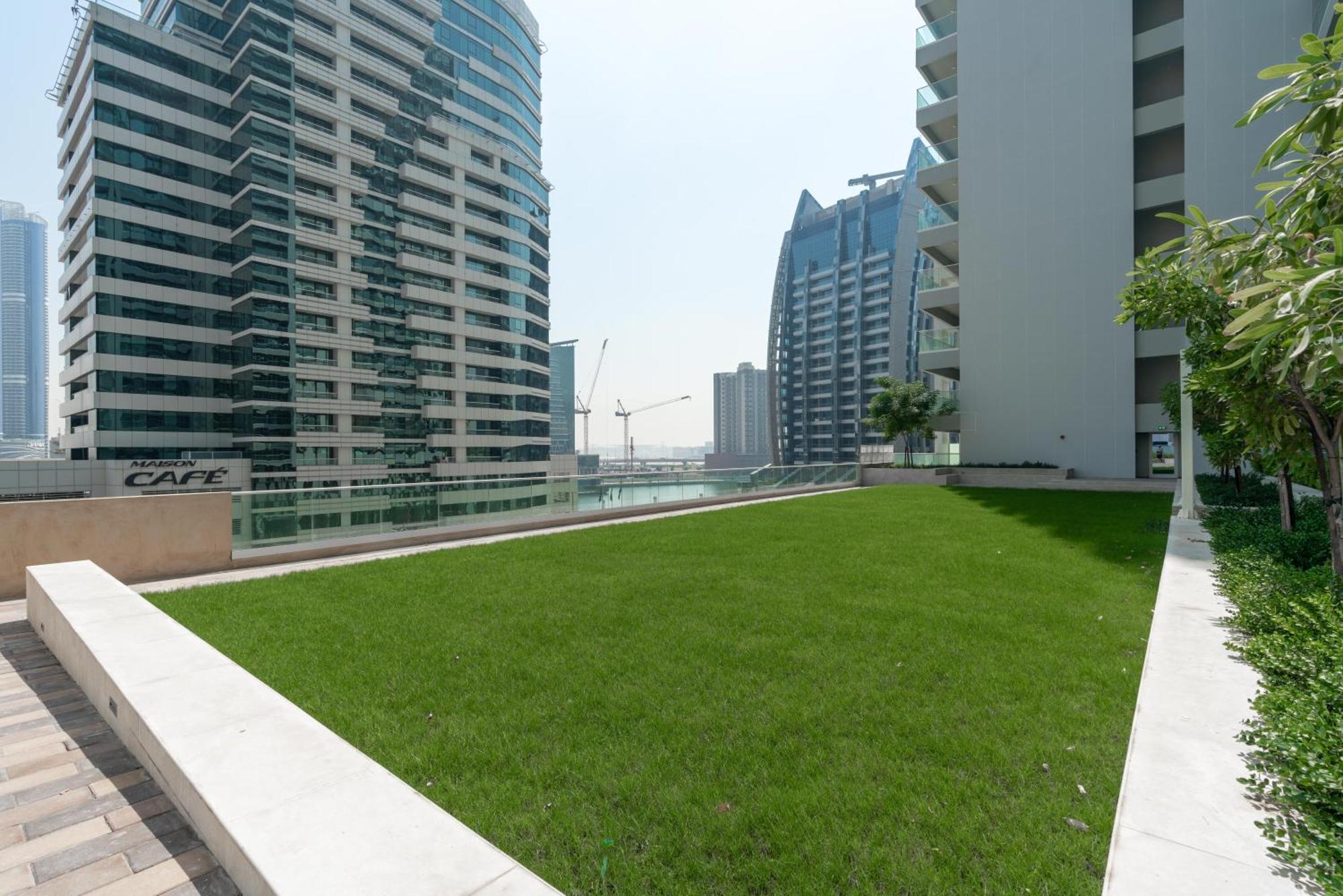 Delightful 2Br Apartment At Reva Residences Dubai Esterno foto